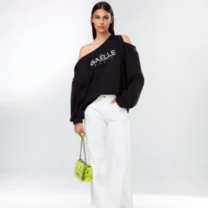Gaelle Felpa scollata asimmetrica con logo brillanti nera fashion