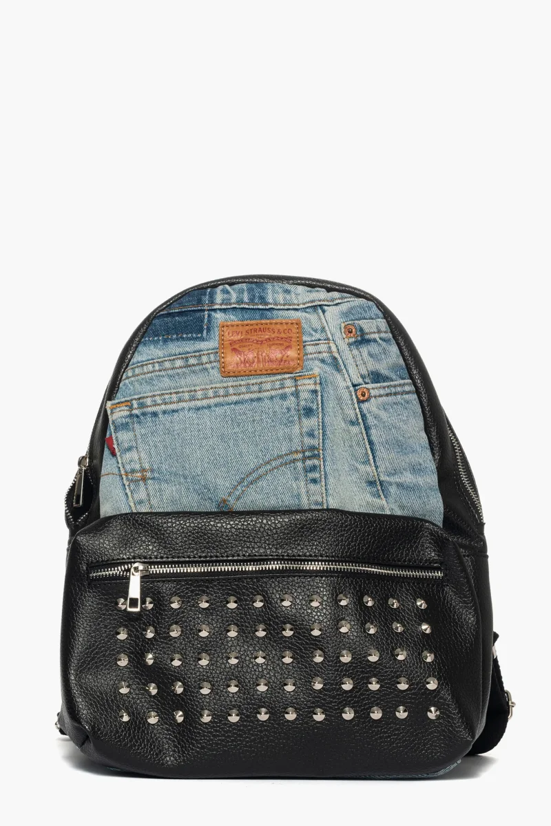 Zaino in jeans e nero con borchie