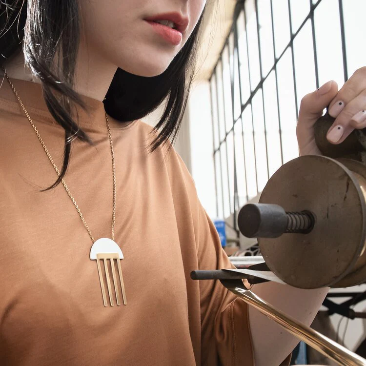 Collana con ciondolo PARALLELS - immagine 4