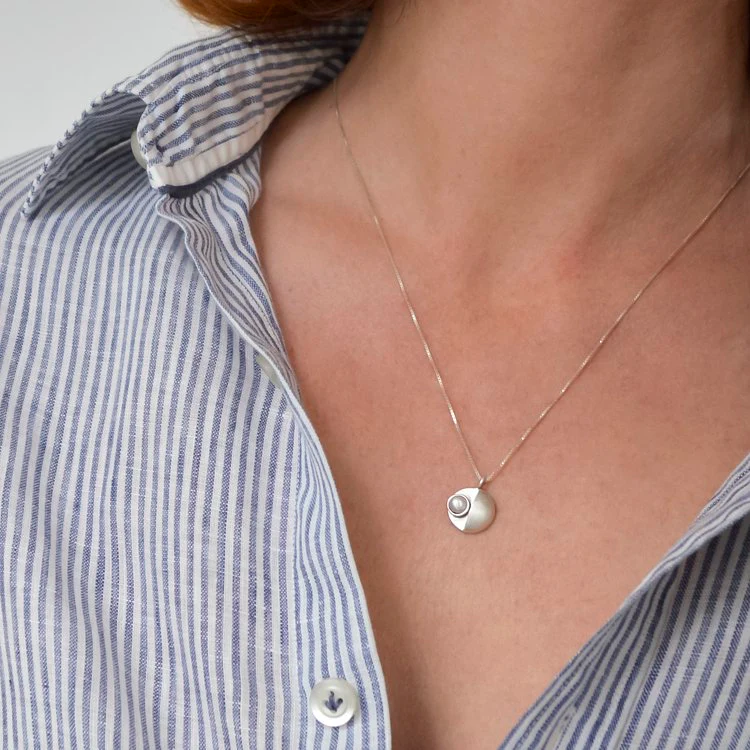 Collana con ciondolo perla MOON