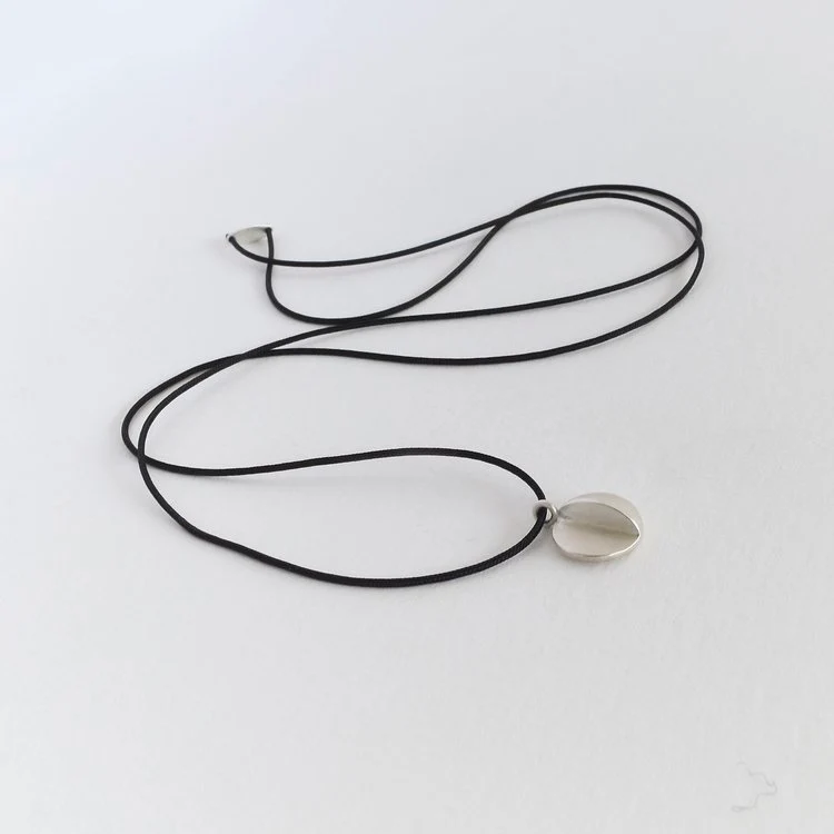 Collana corda con ciondolo MOON - immagine 4