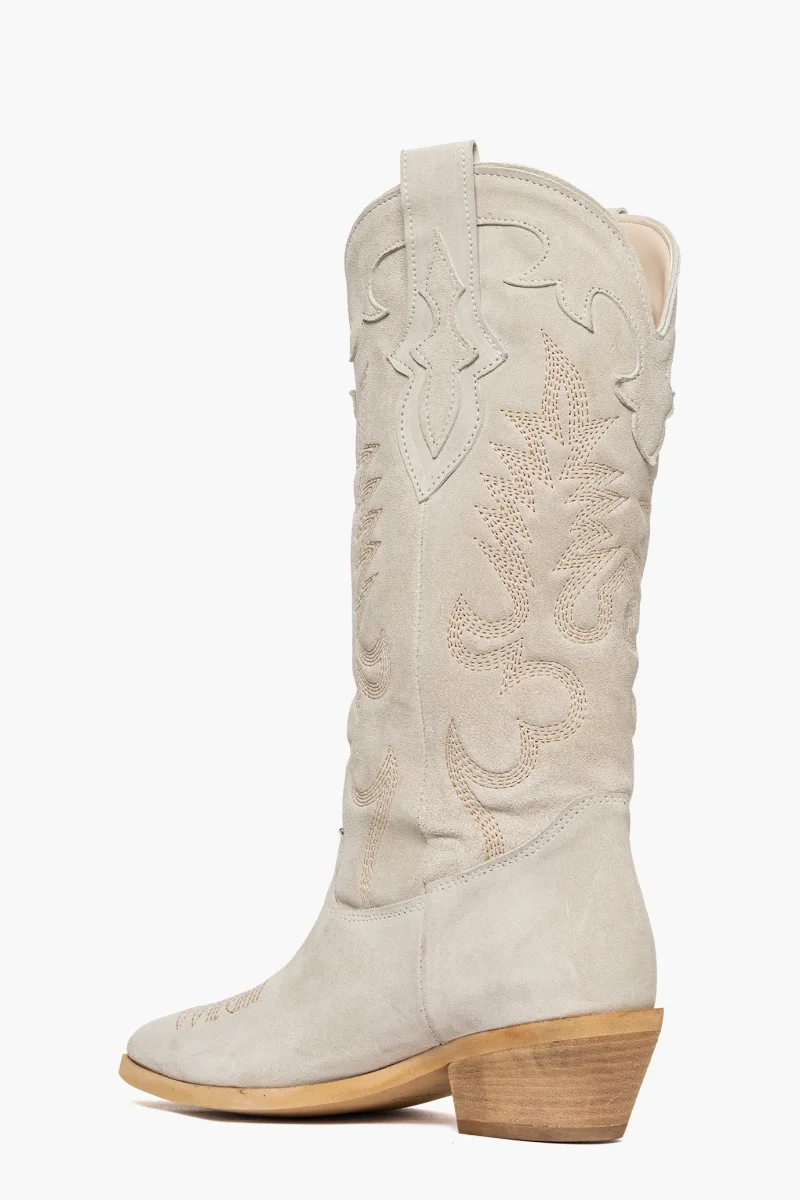 Stivali 1296 camoscio beige con ricamo - immagine 5