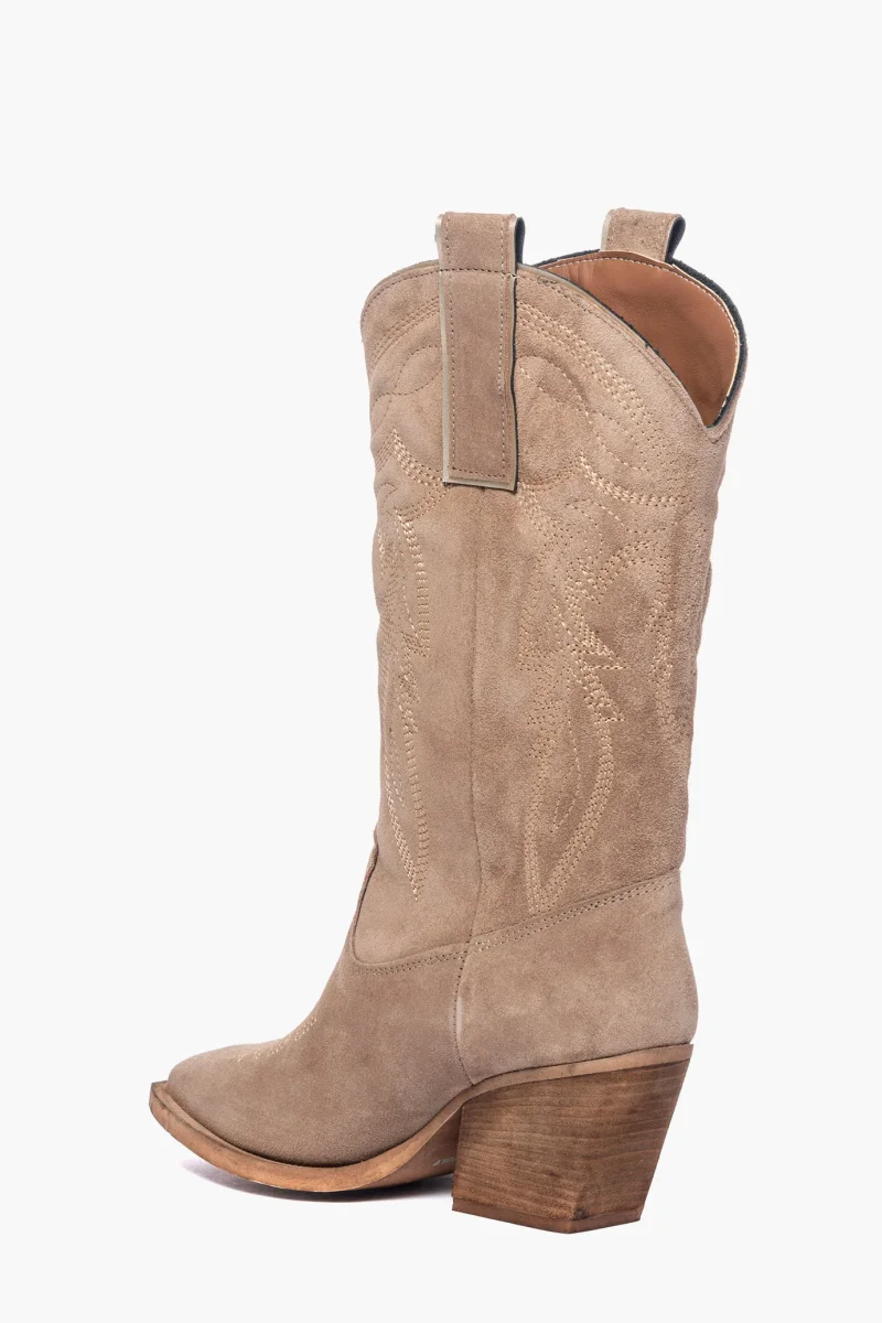 Stivali Irene Mers camoscio taupe con ricamo - immagine 5