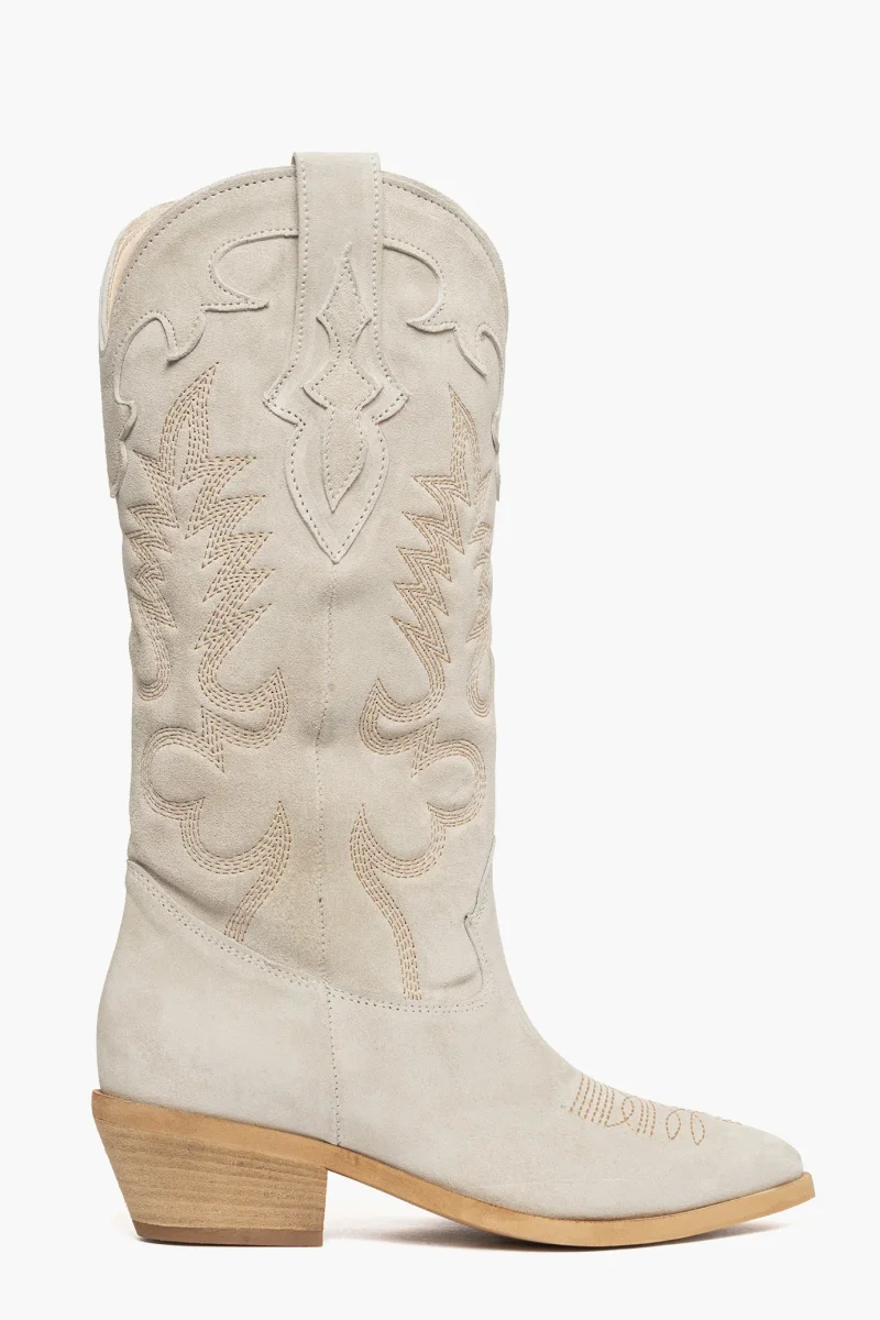 Stivali camoscio beige con ricamo 1296