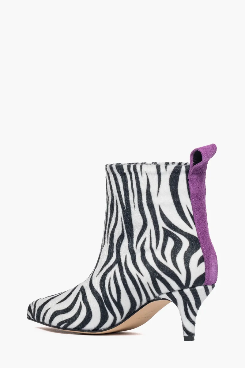 Stivaletti 2504 cavallino sintetico zebrato e riporto camoscio viola - immagine 5