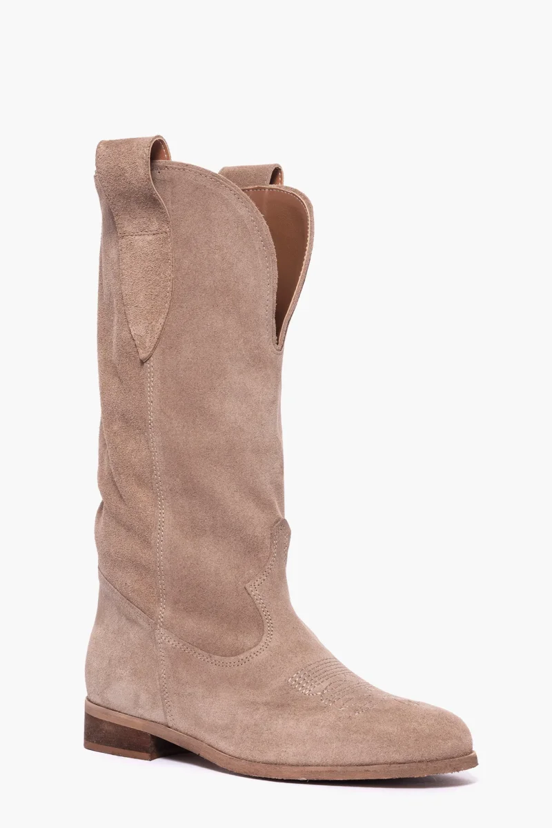 Stivali 288 camoscio taupe con ricamo in punta e scollo - immagine 3