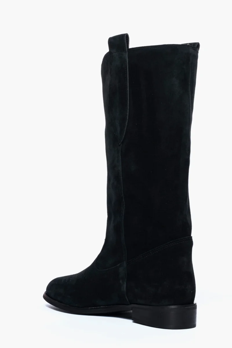 Stivali 288 camoscio nero con ricamo in punta e scollo - immagine 5