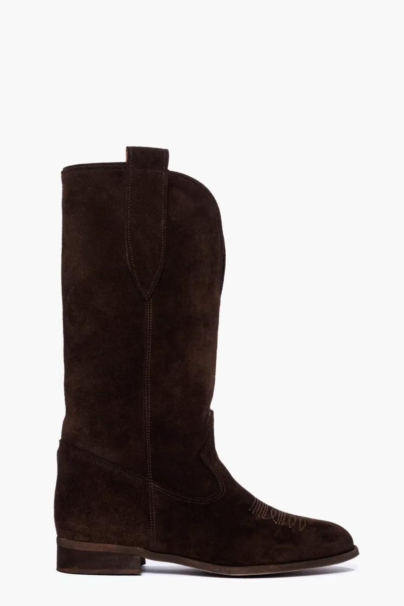 Stivali 288 camoscio cioccolato con ricamo in punta e scollo