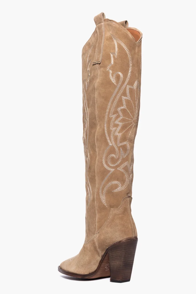 Stivali New Cecilia camoscio taupe con ricamo - immagine 5