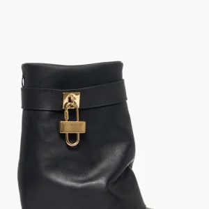 Stivaletto con risvolto pelle nero con accessorio oro Cinzia 11