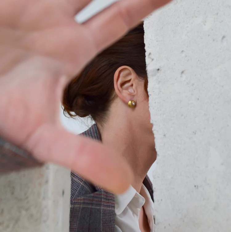 Orecchini a lobo con perle MOON - immagine 5