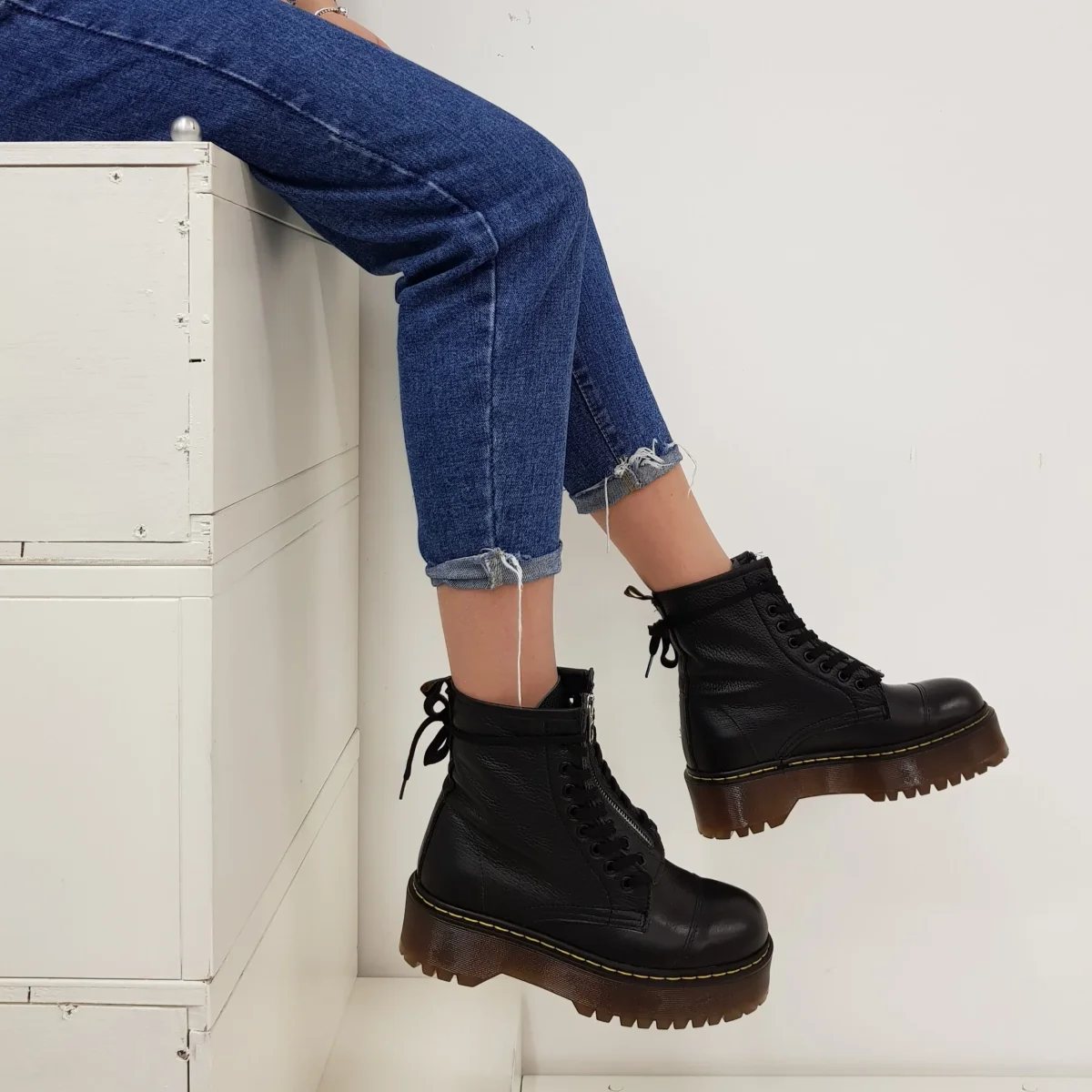 Stivaletti Oxford 3 pelle nero e zip - immagine 3