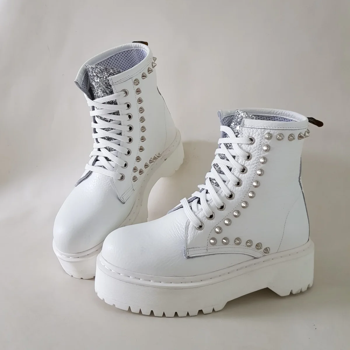 Stivaletti Oxford 84 pelle bianco con glitter e borchie argento - immagine 5