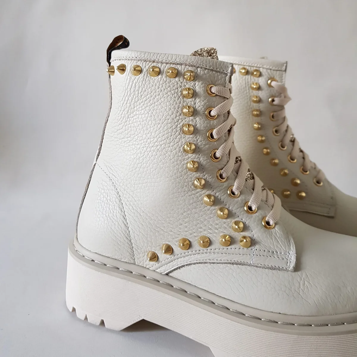 Stivaletti Oxford 84 pelle beige con glitter e borchie oro - immagine 4