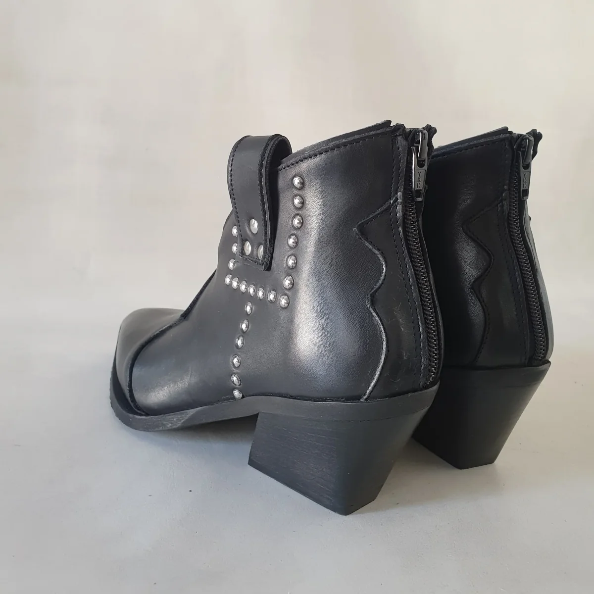 Stivaletti Stephan 12 pelle nero con borchie argento - immagine 4