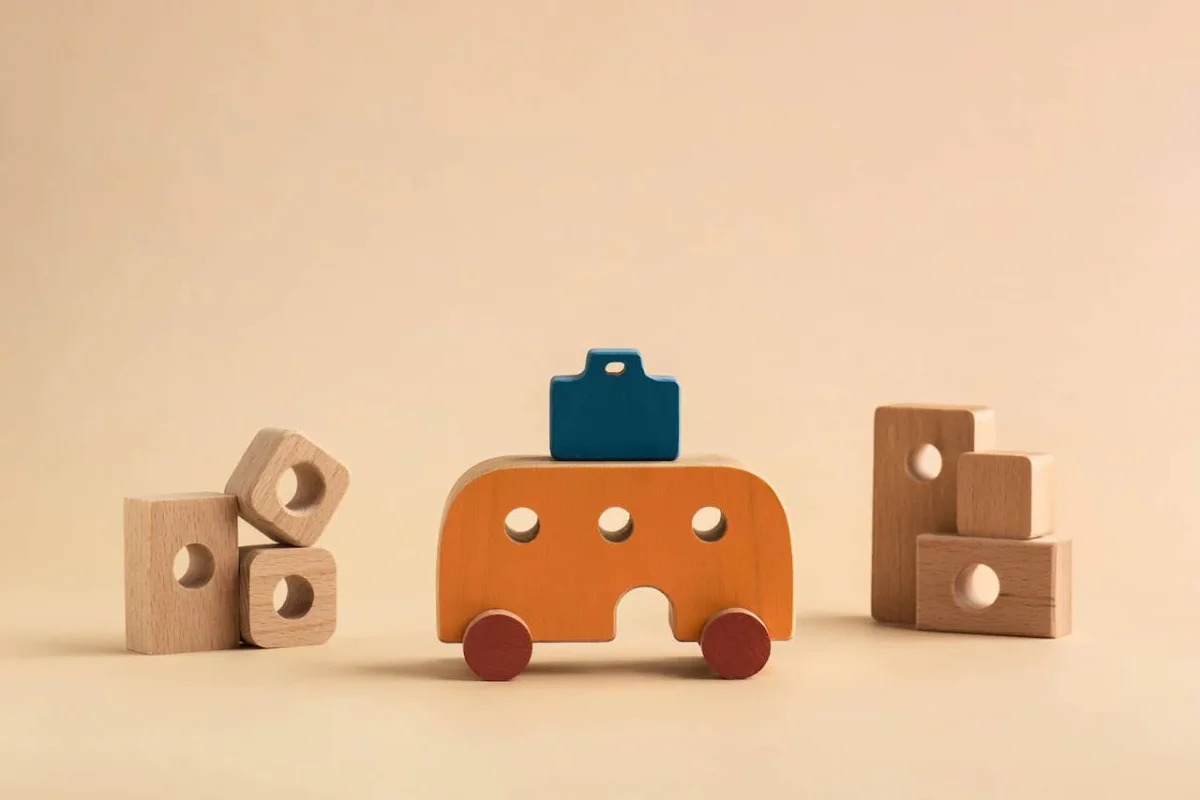 TRAVEL CAR - Macchinina di legno per bambini - immagine 4