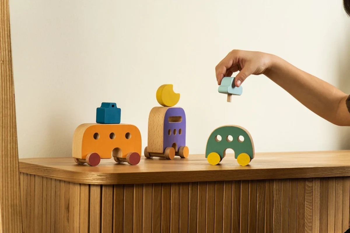 TRAVEL CAR - Macchinina di legno per bambini - immagine 8