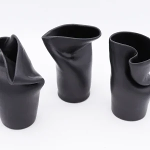 Vaso ammaccato in ceramica - STRAPATSARISMENO