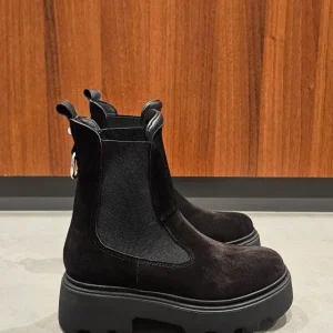 Stivaletti camoscio nero Vienna con elastici