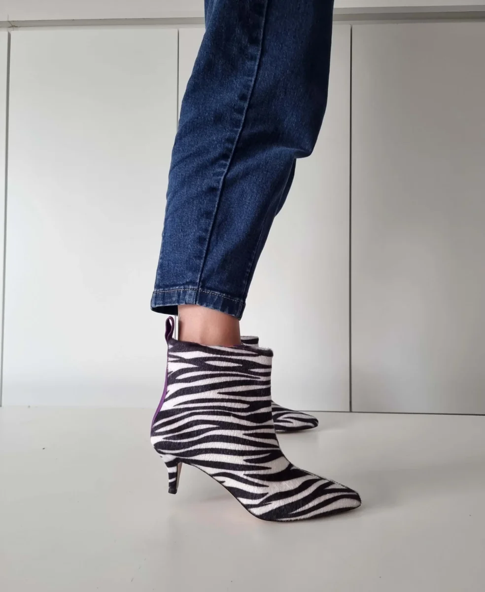 Stivaletti 2504 cavallino sintetico zebrato e riporto camoscio viola - immagine 6